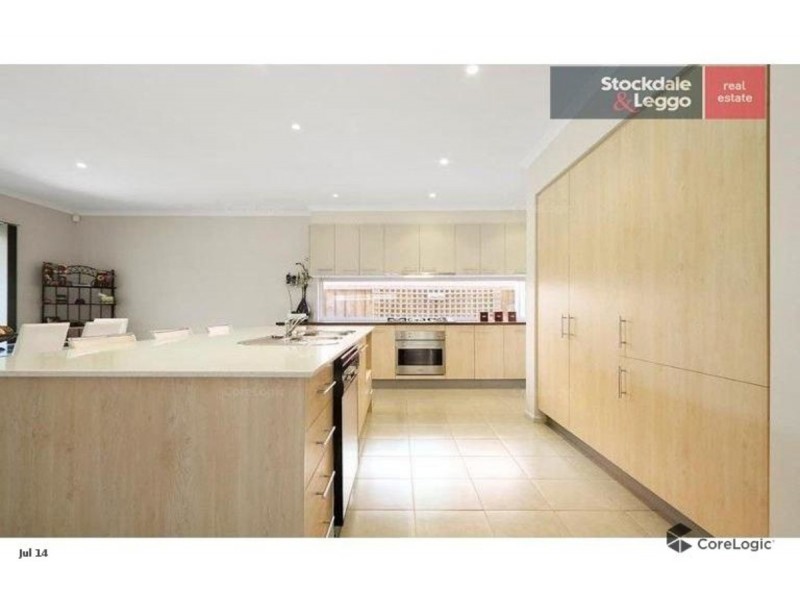 7 Sunhill Way, Berwick VIC 3806