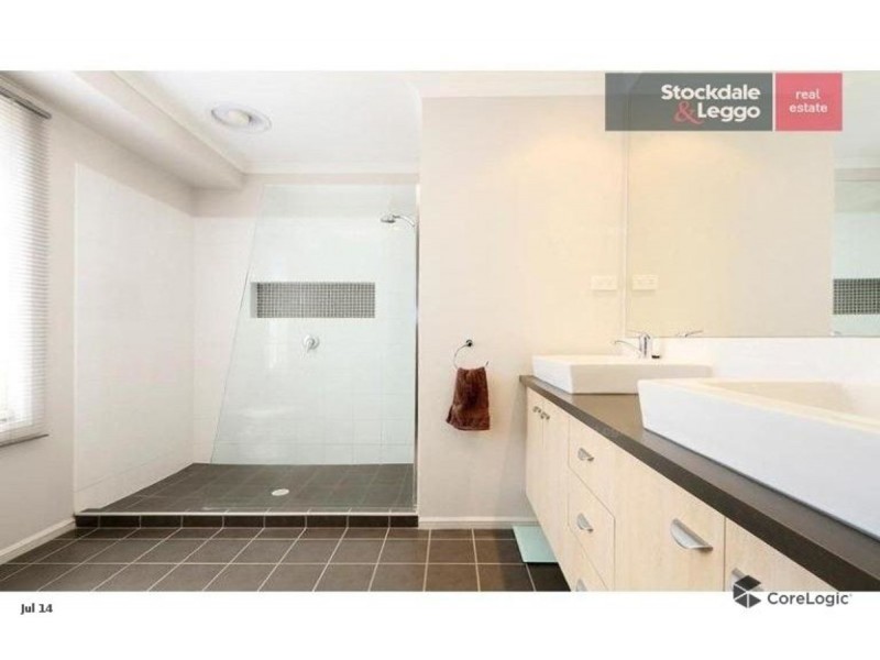 7 Sunhill Way, Berwick VIC 3806