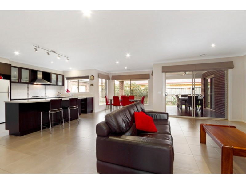 4 Angelique Street, Berwick VIC 3806