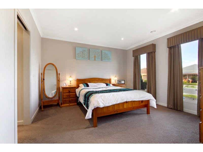 4 Angelique Street, Berwick VIC 3806