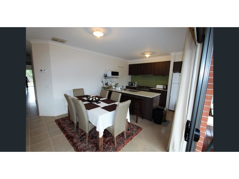 43 Windmill Circuit, Lyndhurst VIC 3975