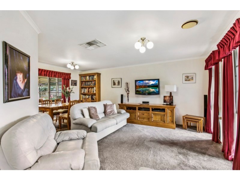 1 Tingle Close, Narre Warren VIC 3805