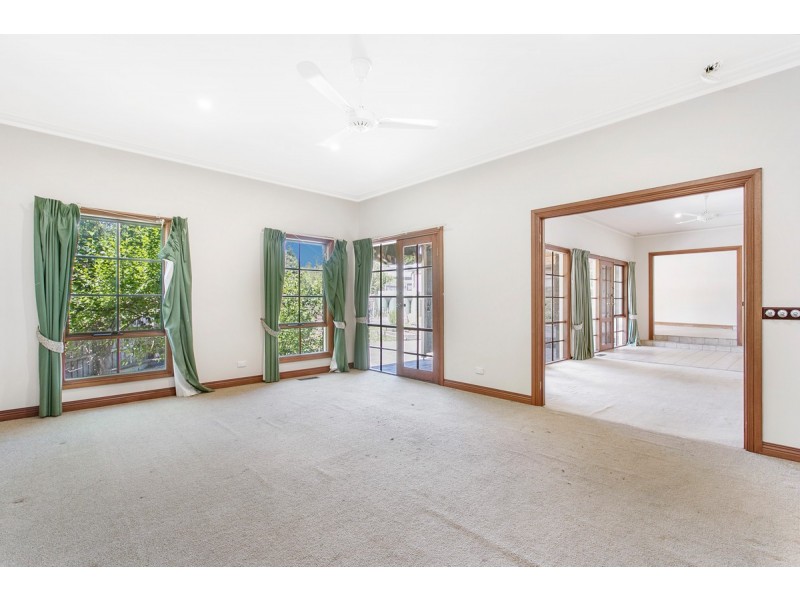 4 Travis Court, Berwick VIC 3806