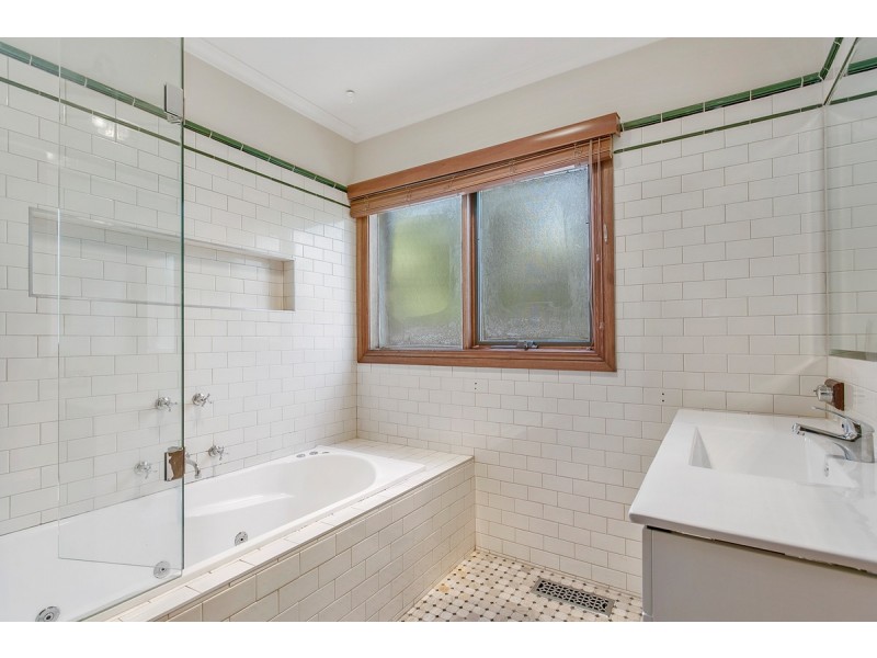 4 Travis Court, Berwick VIC 3806