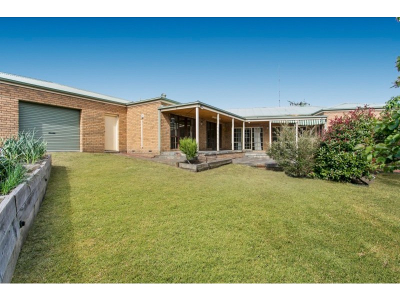 4 Travis Court, Berwick VIC 3806