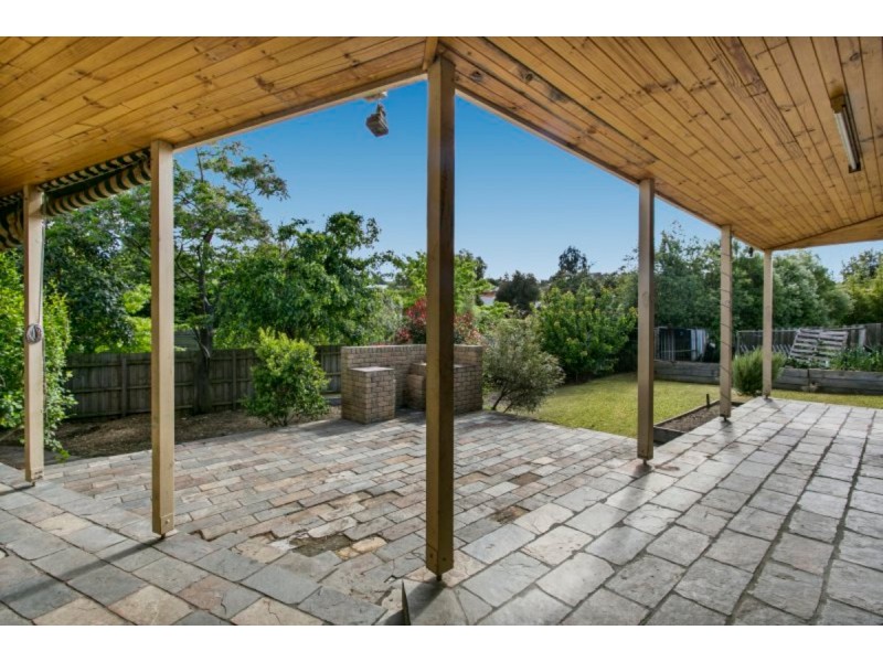 4 Travis Court, Berwick VIC 3806