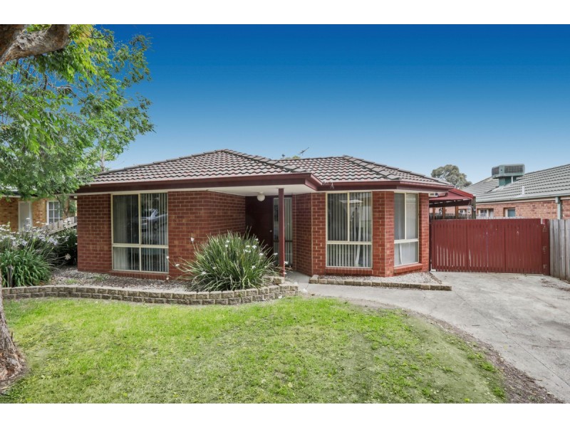 10 Brady Close, Lynbrook VIC 3975