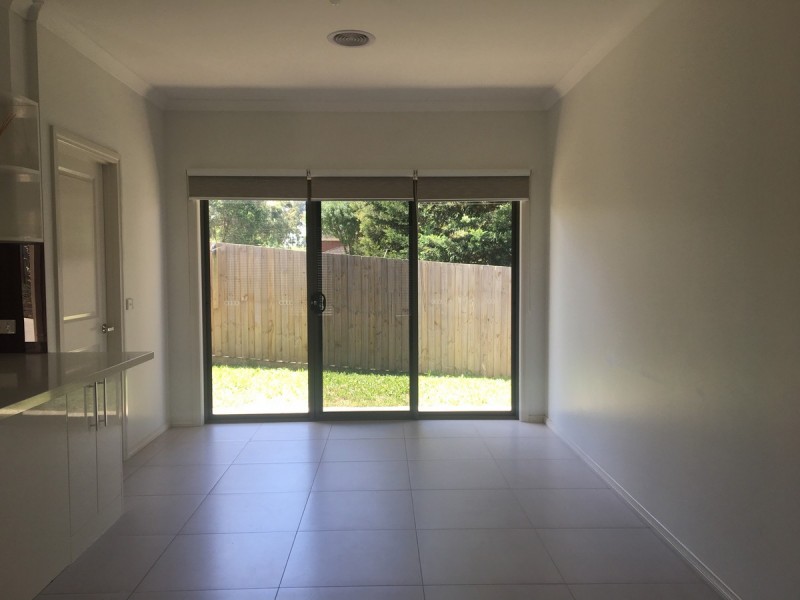 10/10-12 Innes Court, Berwick VIC 3806