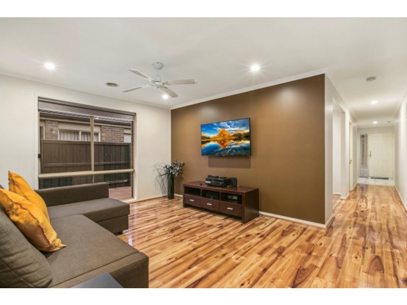 24 Kenton Walk, Narre Warren South VIC 3805