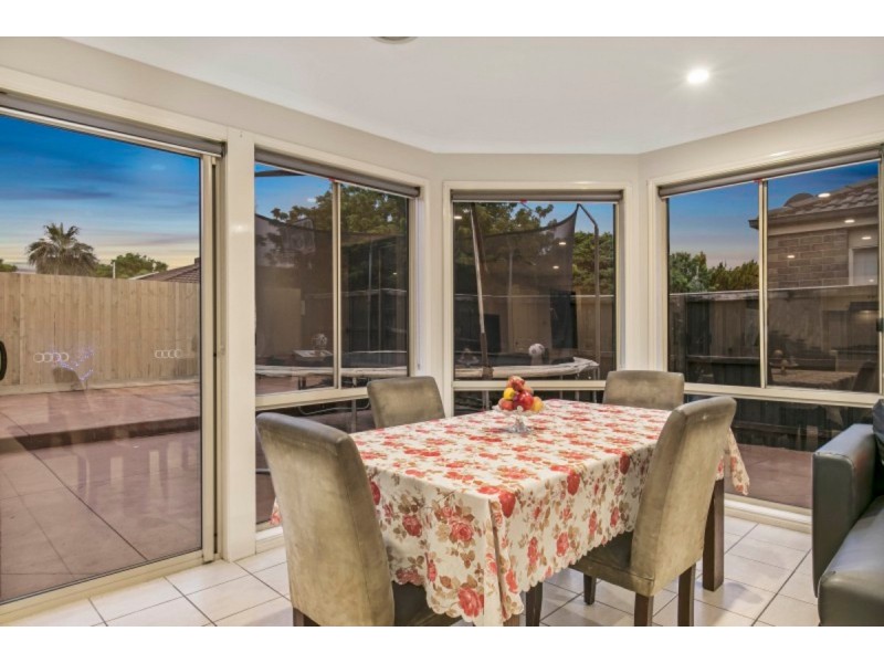 24 Kenton Walk, Narre Warren South VIC 3805