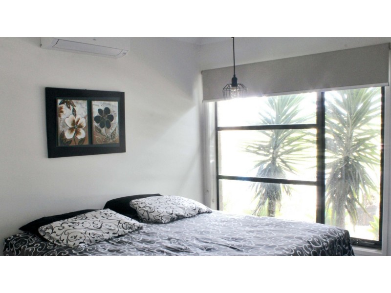 18 Hill Farm Drive, Clyde VIC 3978