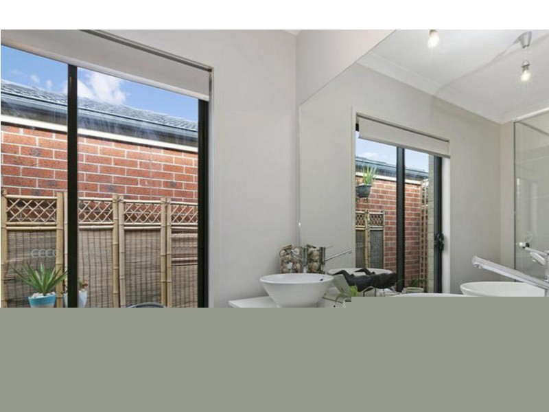 18 Hill Farm Drive, Clyde VIC 3978