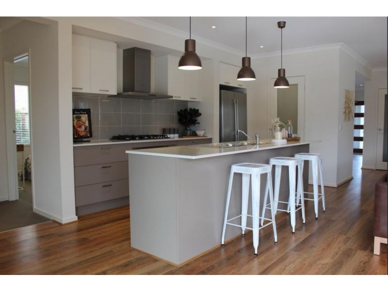 10 Hardwick Place, Officer VIC 3809