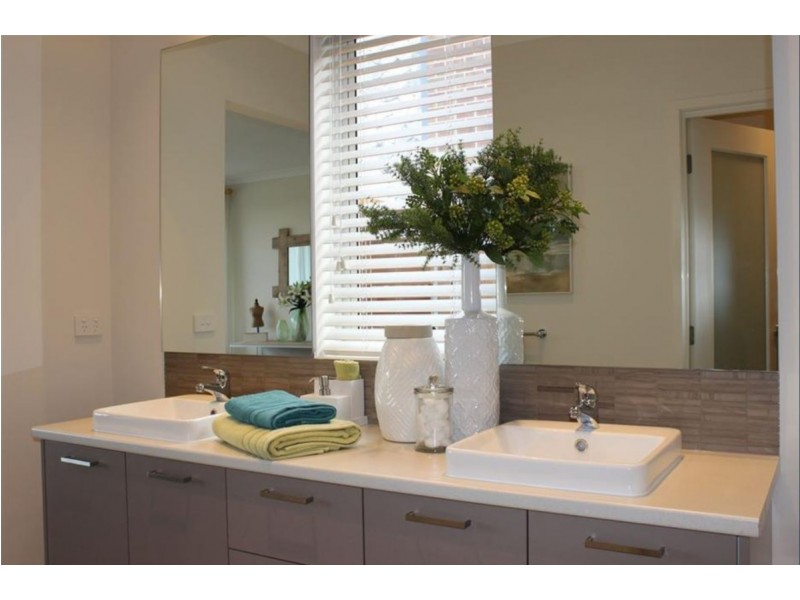 10 Hardwick Place, Officer VIC 3809