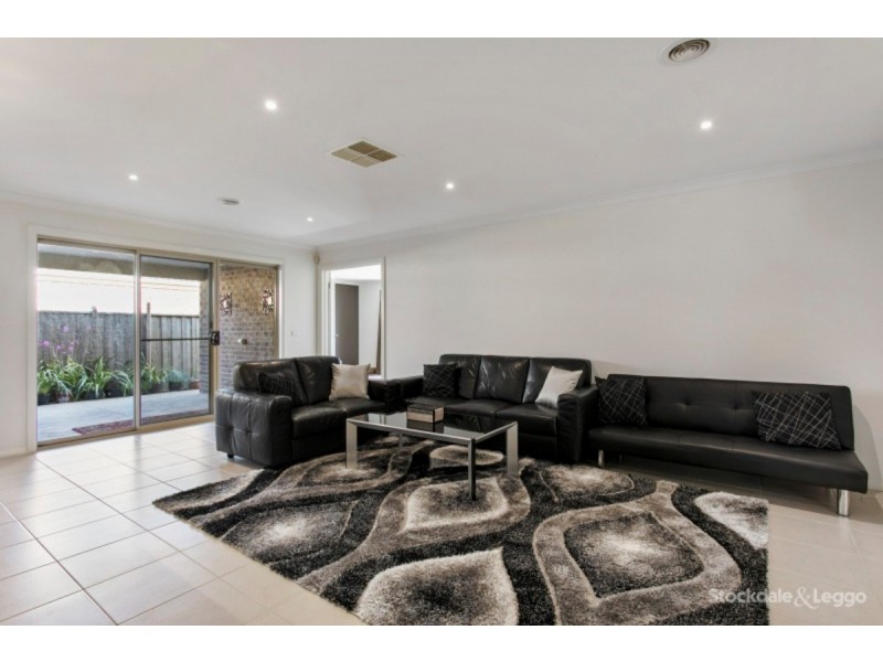 19 Armstrong Street, Cranbourne East VIC 3977