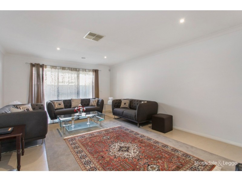 19 Armstrong Street, Cranbourne East VIC 3977