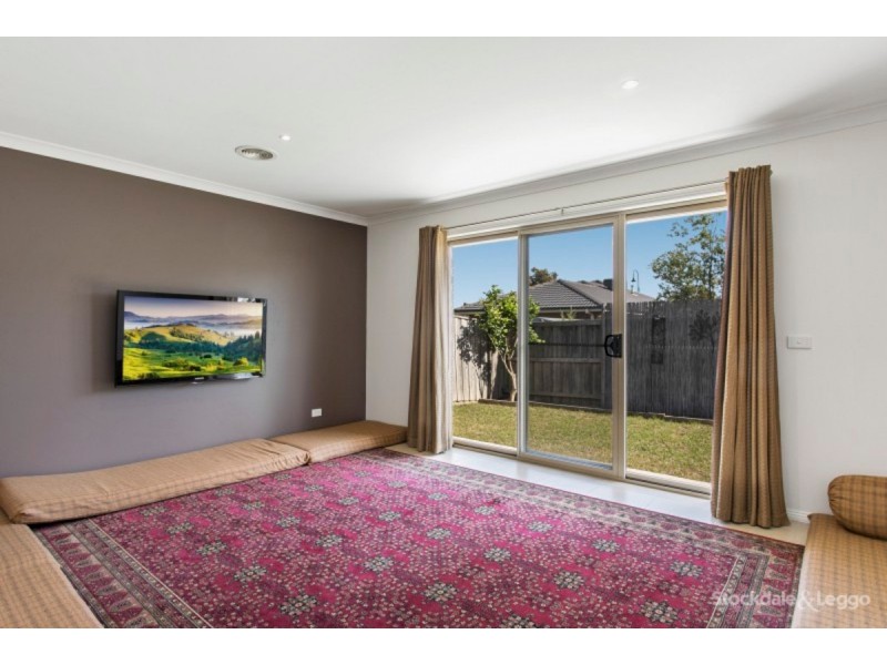 19 Armstrong Street, Cranbourne East VIC 3977