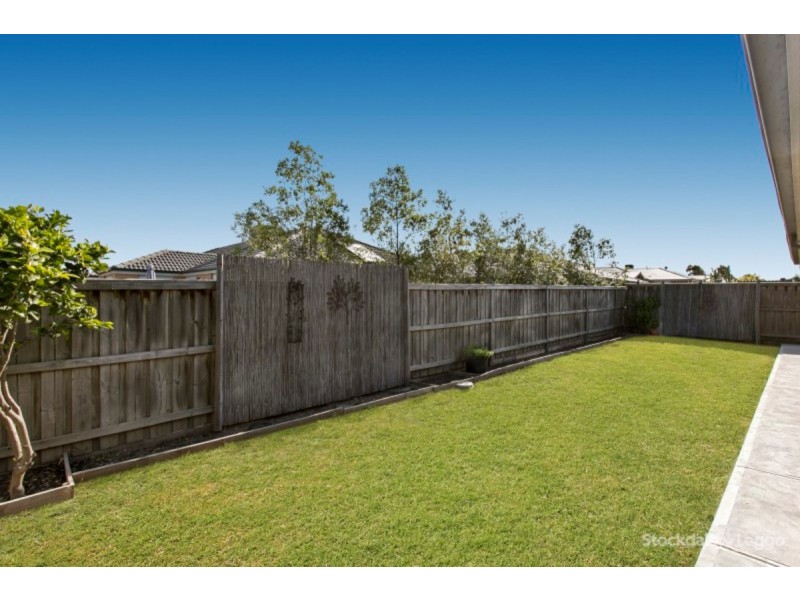 19 Armstrong Street, Cranbourne East VIC 3977