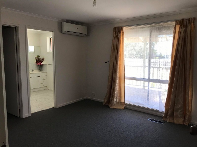 5 Fernshaw Gardens, Hallam VIC 3803