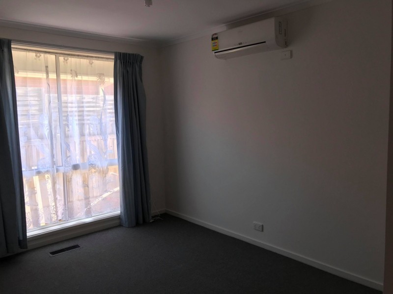 5 Fernshaw Gardens, Hallam VIC 3803