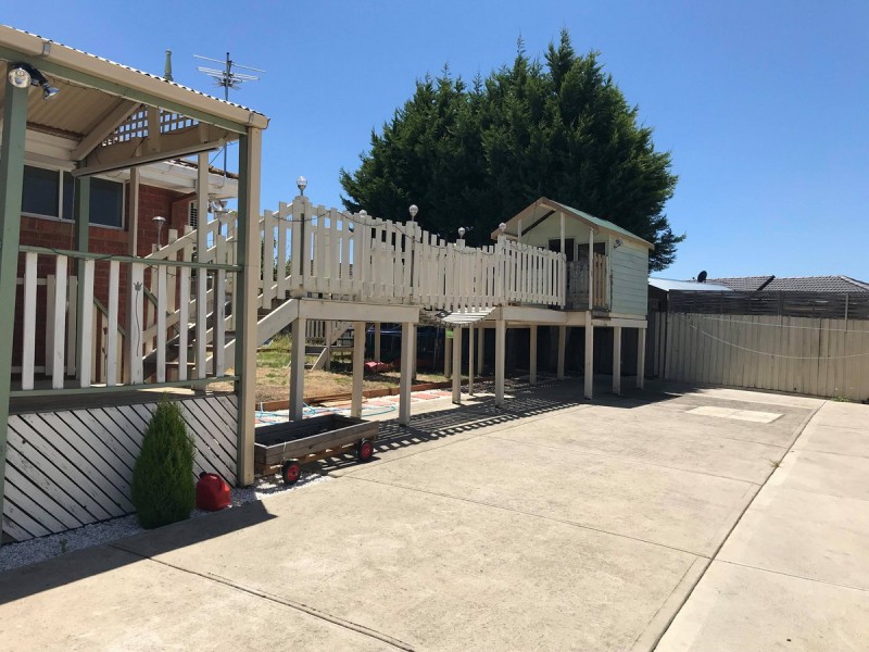 5 Fernshaw Gardens, Hallam VIC 3803