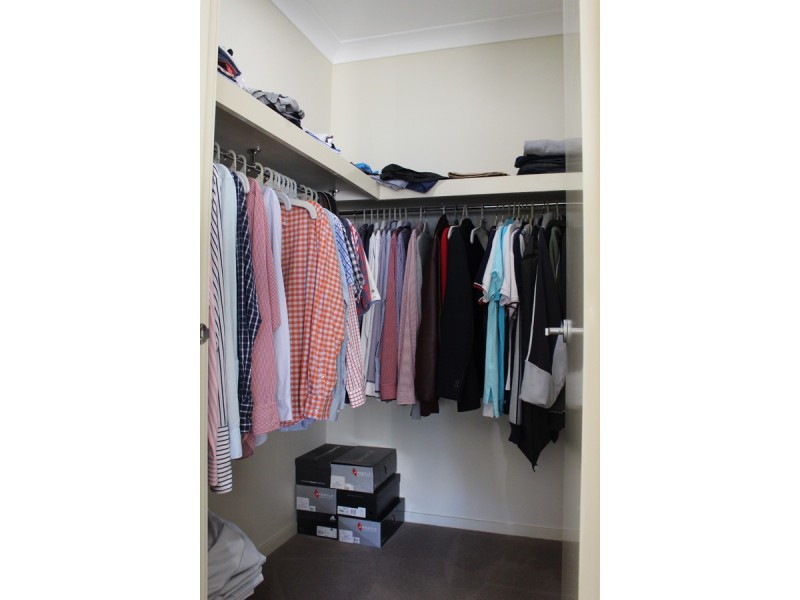 13 Paxford Drive, Cranbourne North VIC 3977