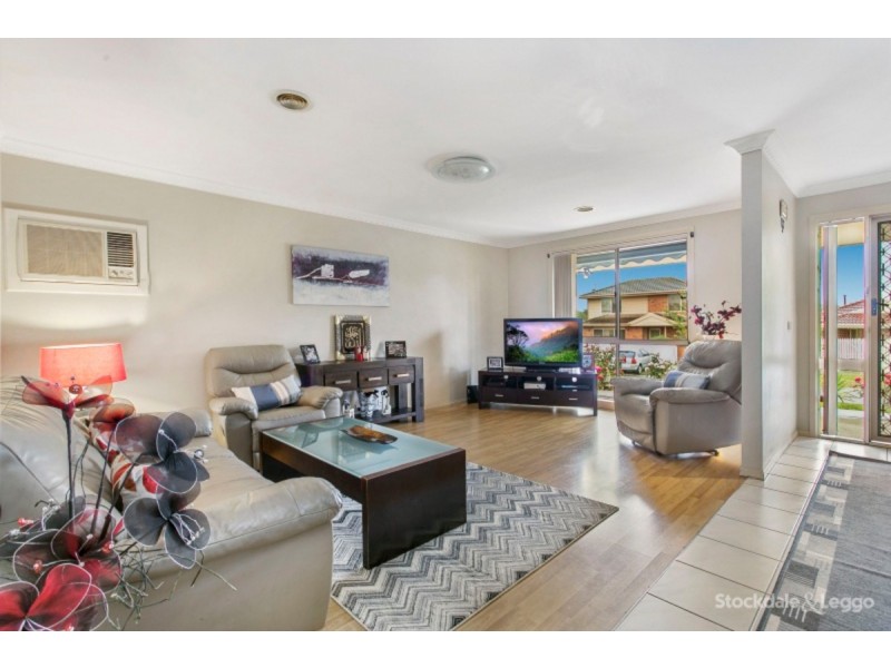 30 Manatoka Crescent, Hampton Park VIC 3976