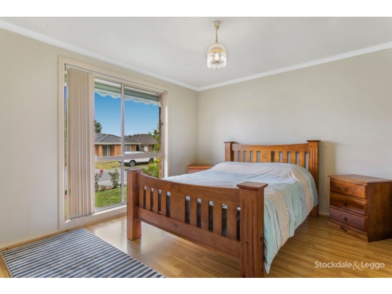 30 Manatoka Crescent, Hampton Park VIC 3976