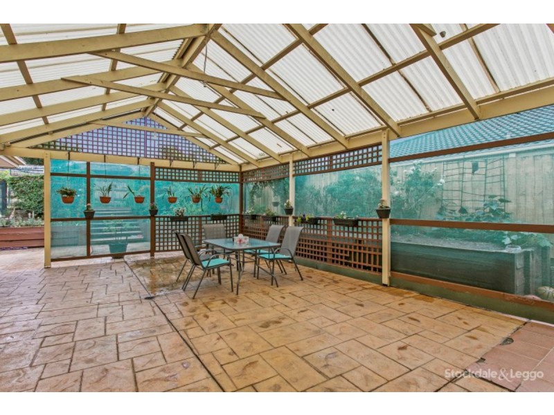 30 Manatoka Crescent, Hampton Park VIC 3976