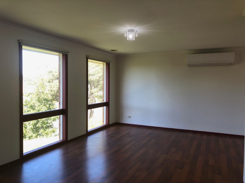 6 Axedale Crescent, Endeavour Hills VIC 3802