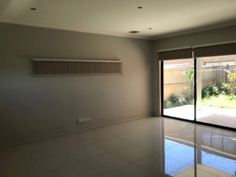 37 Brightside Drive, Clyde North VIC 3978