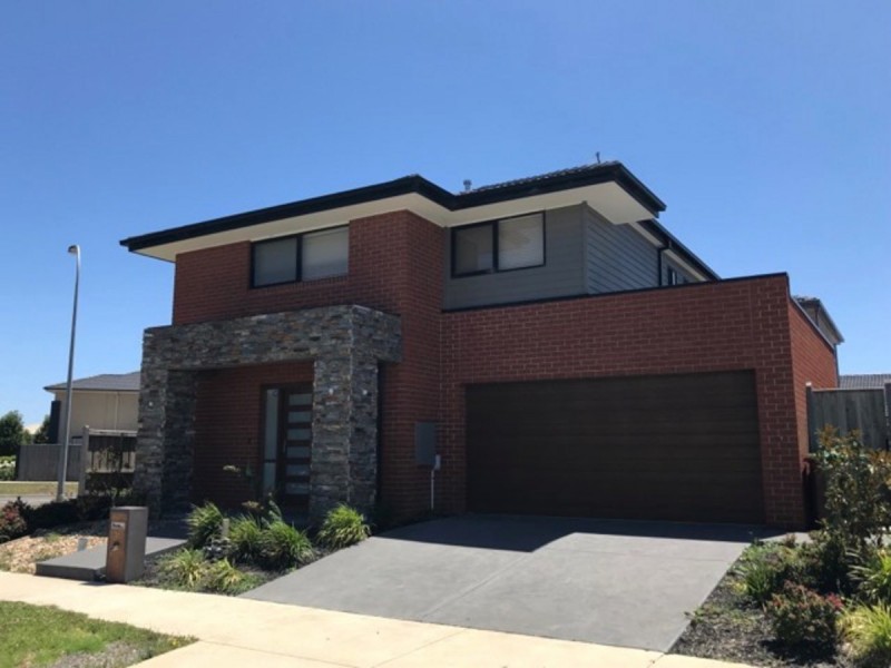 37 Brightstone Drive, Clyde North VIC 3978