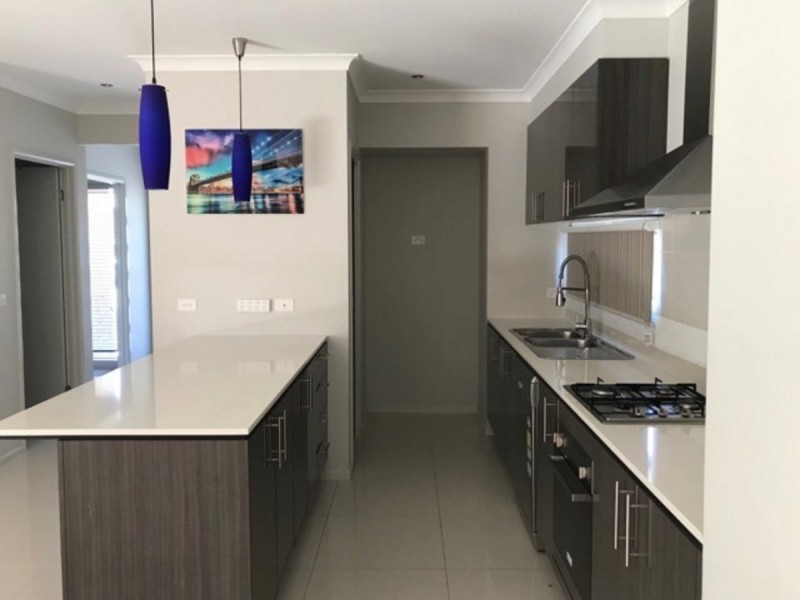 37 Brightstone Drive, Clyde North VIC 3978