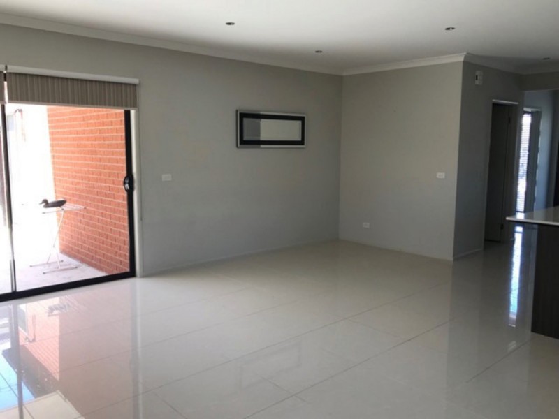 37 Brightstone Drive, Clyde North VIC 3978