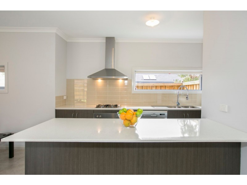 32 Pyrenees Road, Clyde VIC 3978