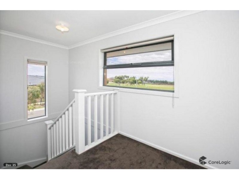 32 Pyrenees Road, Clyde VIC 3978