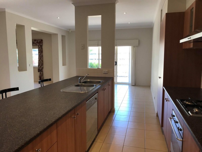 39 Golden Grove Drive, Narre Warren South VIC 3805