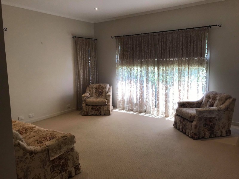 39 Golden Grove Drive, Narre Warren South VIC 3805