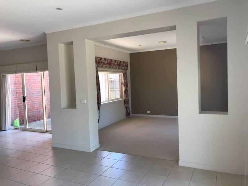 39 Golden Grove Drive, Narre Warren South VIC 3805