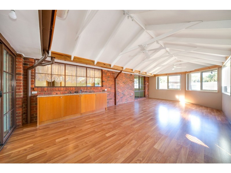 16 Lobelia Court, Cranbourne North VIC 3977