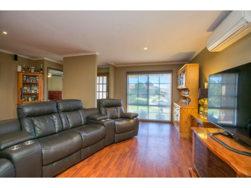 5 Waverley Close, Narre Warren VIC 3805