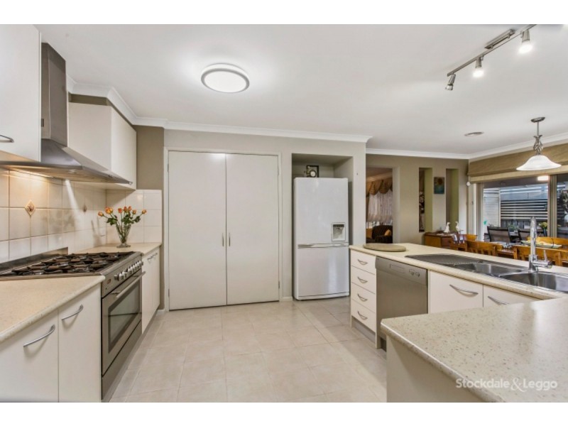 27 Jack William Way, Berwick VIC 3806