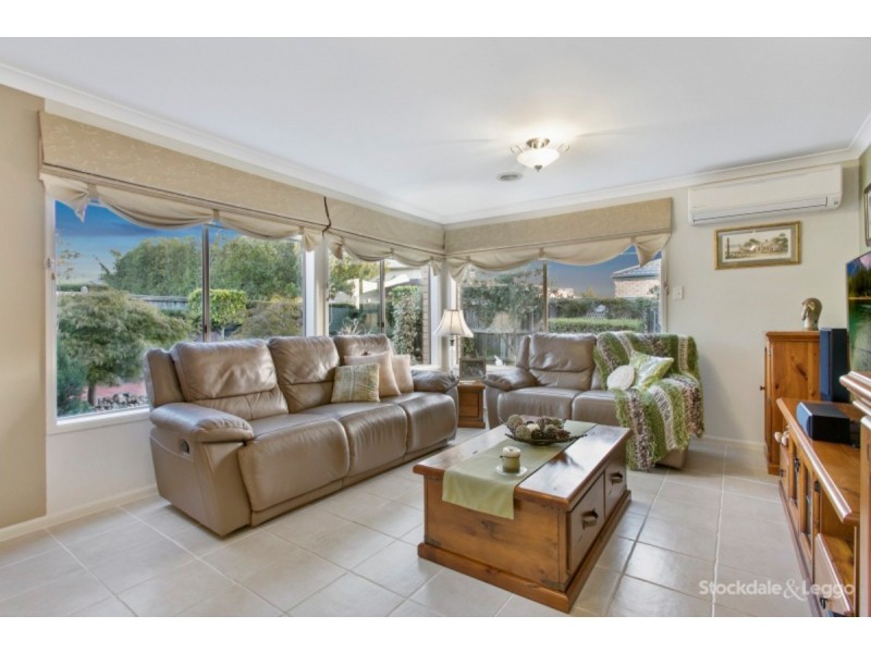 27 Jack William Way, Berwick VIC 3806
