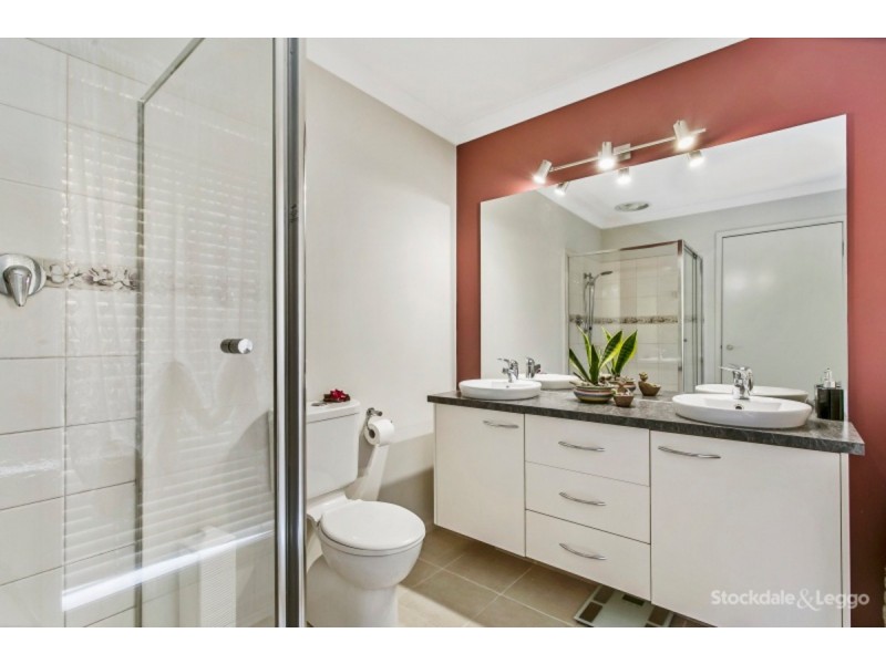 27 Jack William Way, Berwick VIC 3806