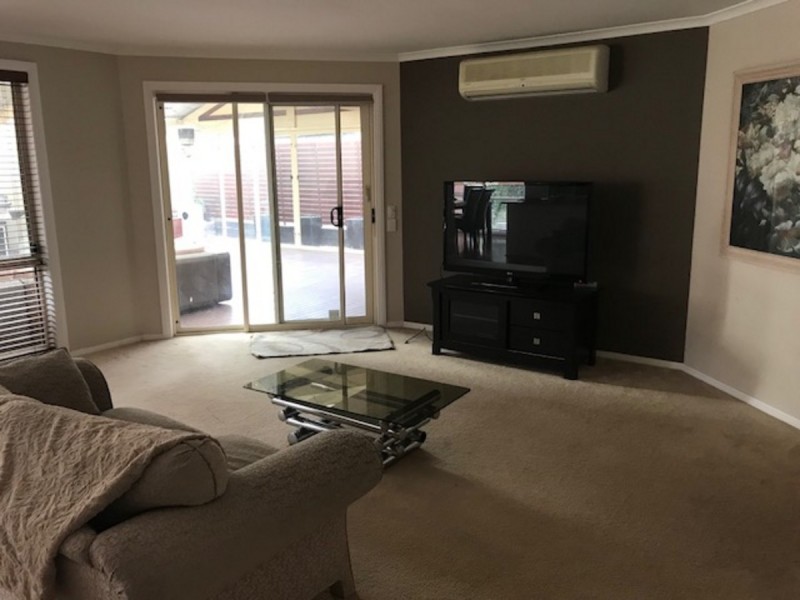 24 Kippenross Drive, Narre Warren South VIC 3805