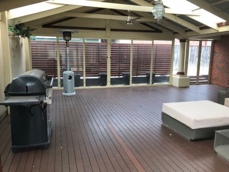 24 Kippenross Drive, Narre Warren South VIC 3805