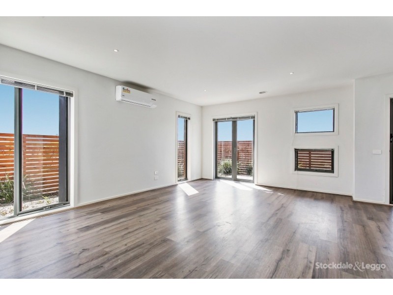 1 Belfort Lane, Cranbourne VIC 3977