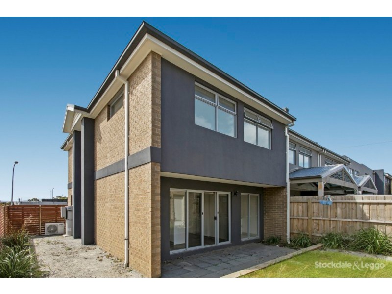 1 Belfort Lane, Cranbourne VIC 3977