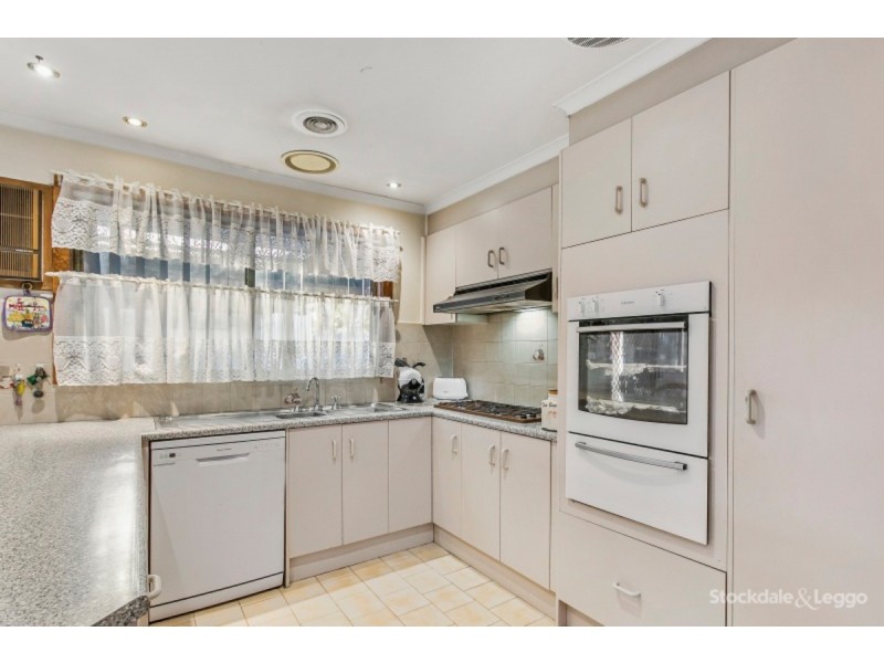 16 Ireland Avenue, Narre Warren VIC 3805