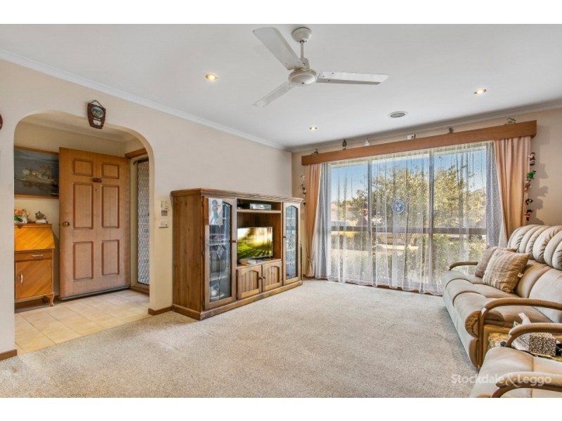 16 Ireland Avenue, Narre Warren VIC 3805